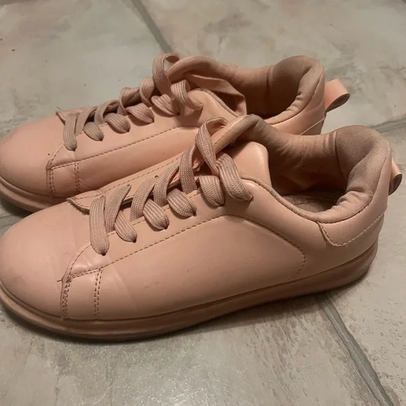 Pink shoes - Picture 7 of 8